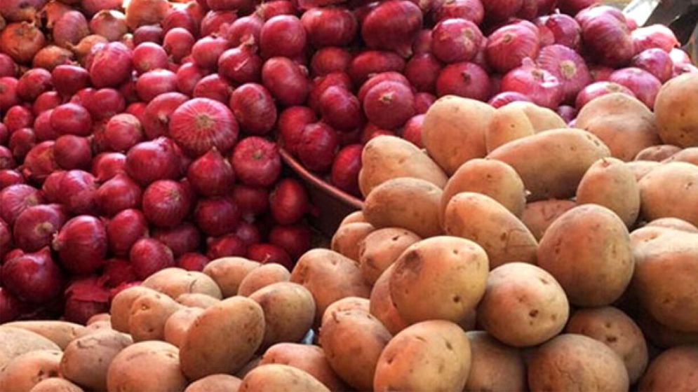 তিনদিন পর ভারত থেকে এলো আলু-পেঁয়াজ 