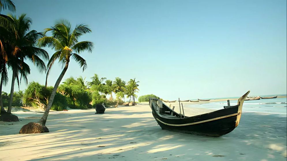 বিদ্যুৎহীন সেন্টমার্টিন, ভোগান্তিতে মানুষ