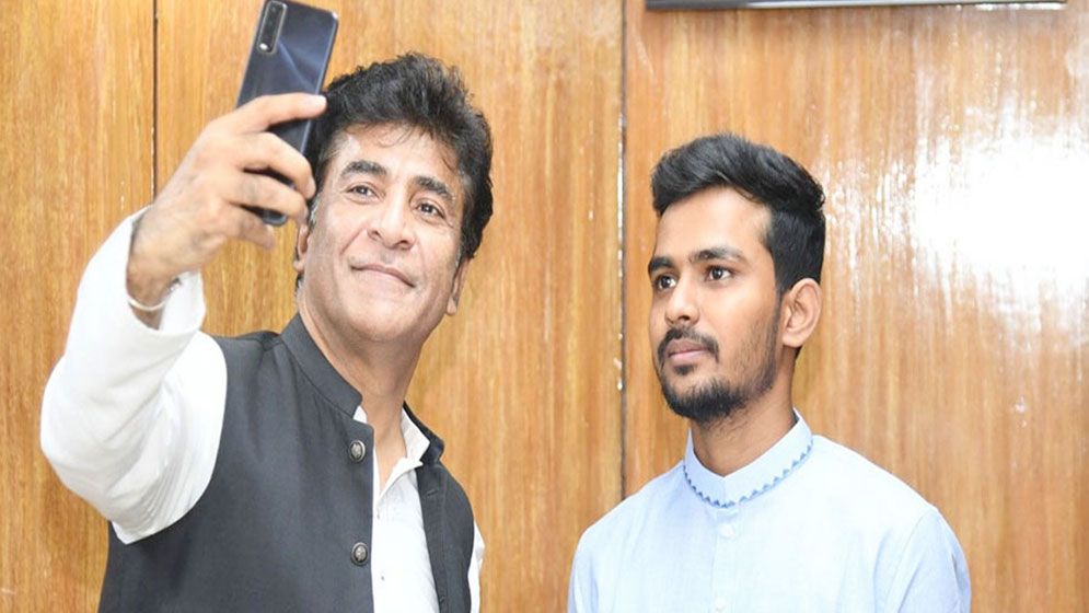 উপদেষ্টা আসিফকে নিয়ে এক্সে পাকিস্তান হাইকমিশনারের পোস্ট, যা লিখলেন