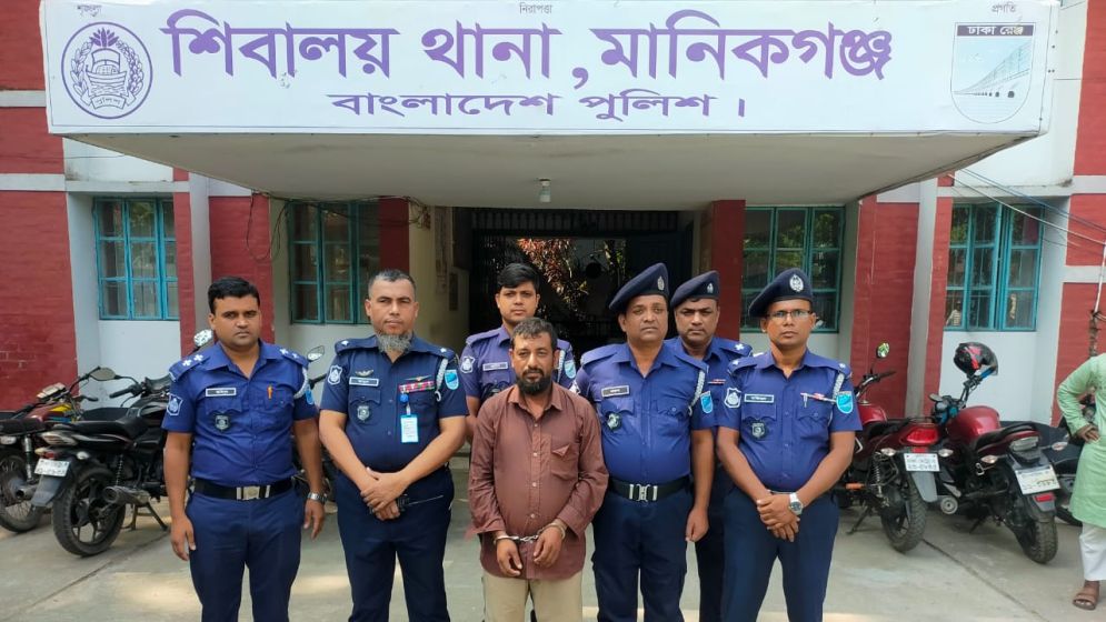 মানিকগঞ্জের শিবালয়ে ডাকাতি: গ্রেপ্তার ১, ৩০ লাখ টাকার মালামাল উদ্ধার