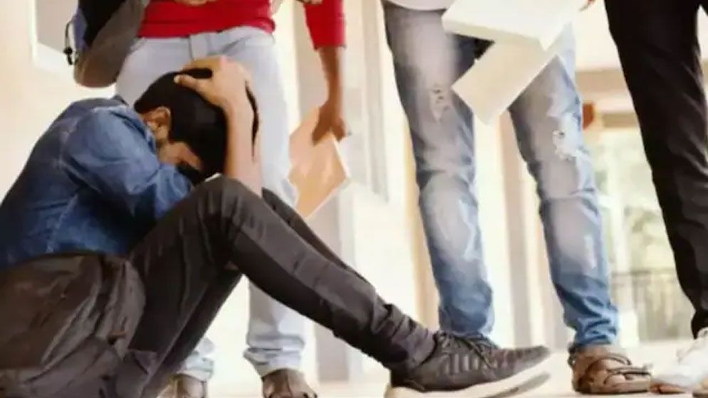 ৩ ঘণ্টা দাঁড় করিয়ে ‘র্যাগিং’, প্রাণ গেলো মেডিকেল ছাত্রের
