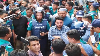 সচিবালয়ে তথ্য উপদেষ্টা, শিক্ষা সচিব ও জবি ছাত্র প্রতিনিধিদের বৈঠকে যে আলোচনা হলো
