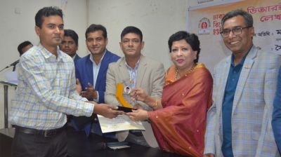 ডিআরইউ সাহিত্য পুরস্কার ও লেখক সম্মাননা পেলেন ২৫ সাংবাদিক