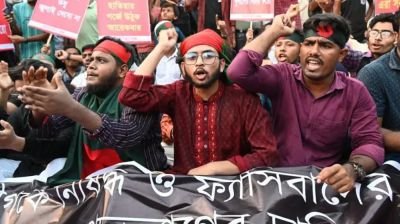 ছাত্ররা কি 'কিংস পার্টি' গঠনের চেষ্টা করছে?