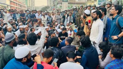 প্রথম আলো-ডেইলি স্টারের সামনে বিক্ষোভের কারণ কী? যা জানা যাচ্ছে