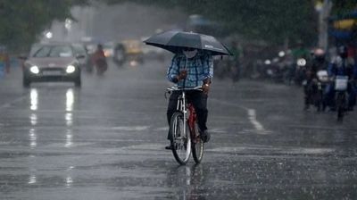 রাতের তাপমাত্রা কমে বৃষ্টির আভাস