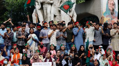 যে তিন ইস্যুতে বিতর্ক, বিরোধিতার মুখে ছাত্ররা