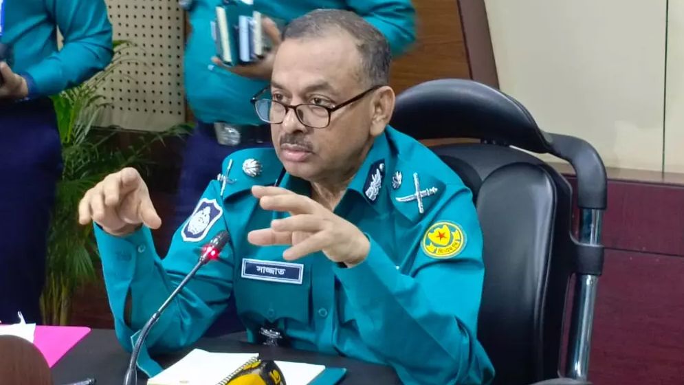 চাঁদাবাজদের বিরুদ্ধে ব্যবস্থা না নিলে প্রয়োজনে চাকরিই ছেড়ে দেব: ডিএমপি কমিশনার