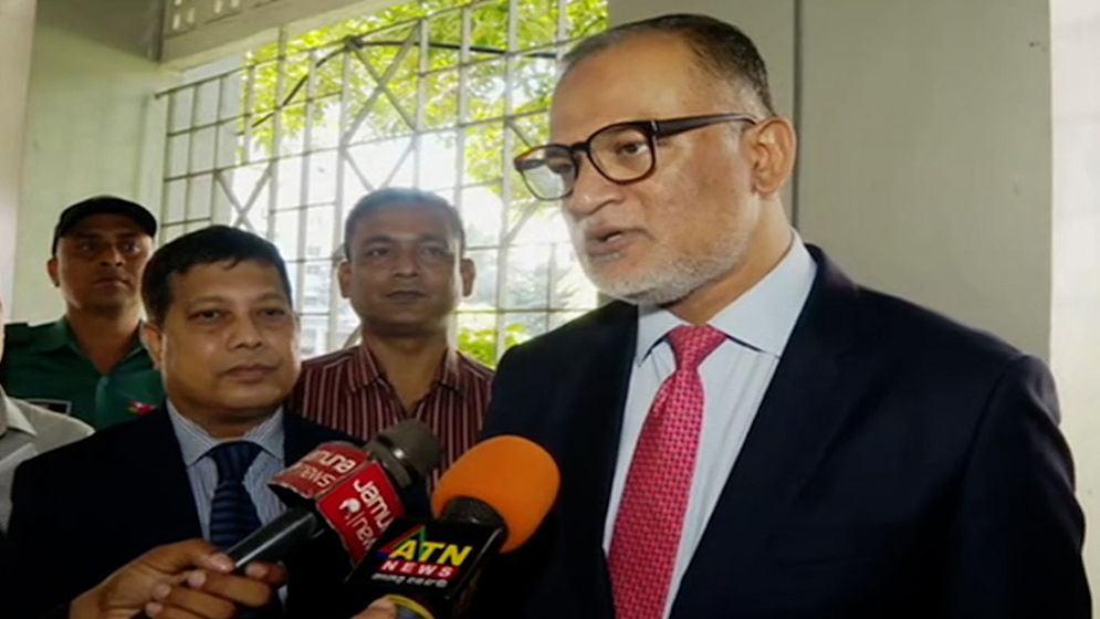 শিক্ষার্থী হত্যার দায়ে নতুন বাণিজ্য উপদেষ্টার বিরুদ্ধে মামলা, যা বললেন