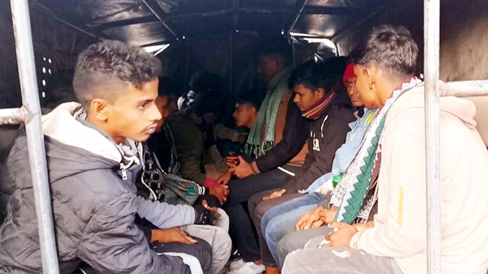 খেজুরের রস পান করতে এসে ‘জয় বাংলা’ স্লোগান, ১৫ যুবক কারাগারে