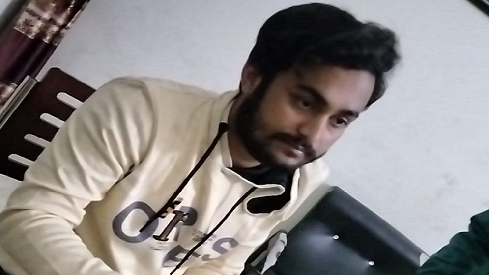 ফেসবুকে তরুণীর সঙ্গে প্রেম, পর্নোগ্রাফির অভিযোগে তরুণ গ্রেপ্তার