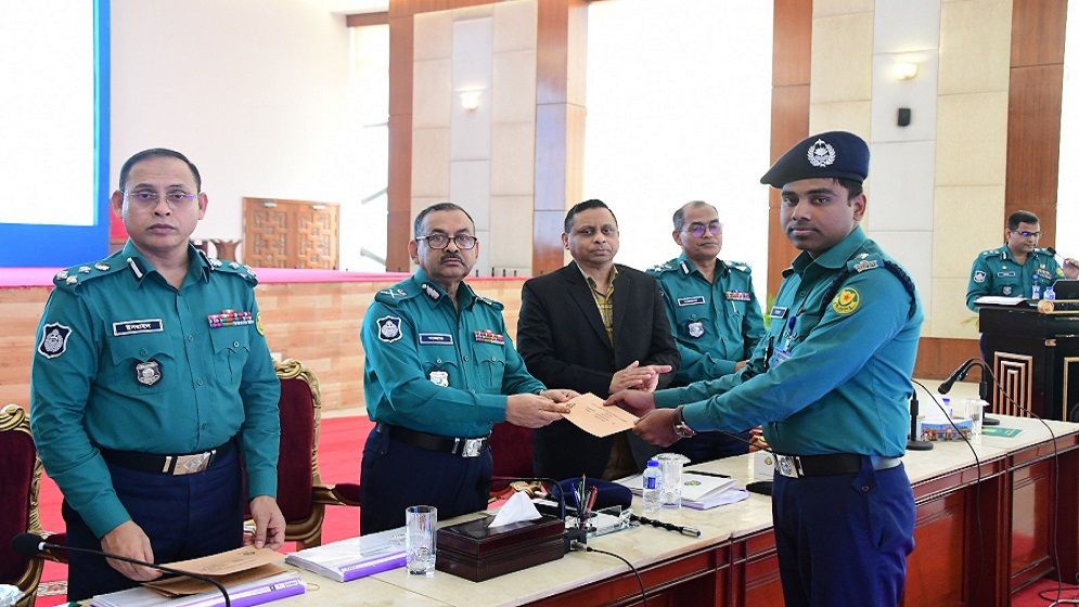 যেকোনো ঘটনায় পুলিশকে দ্রুততম সময়ে ব্যবস্থা নিতে হবে: ডিএমপি কমিশনার