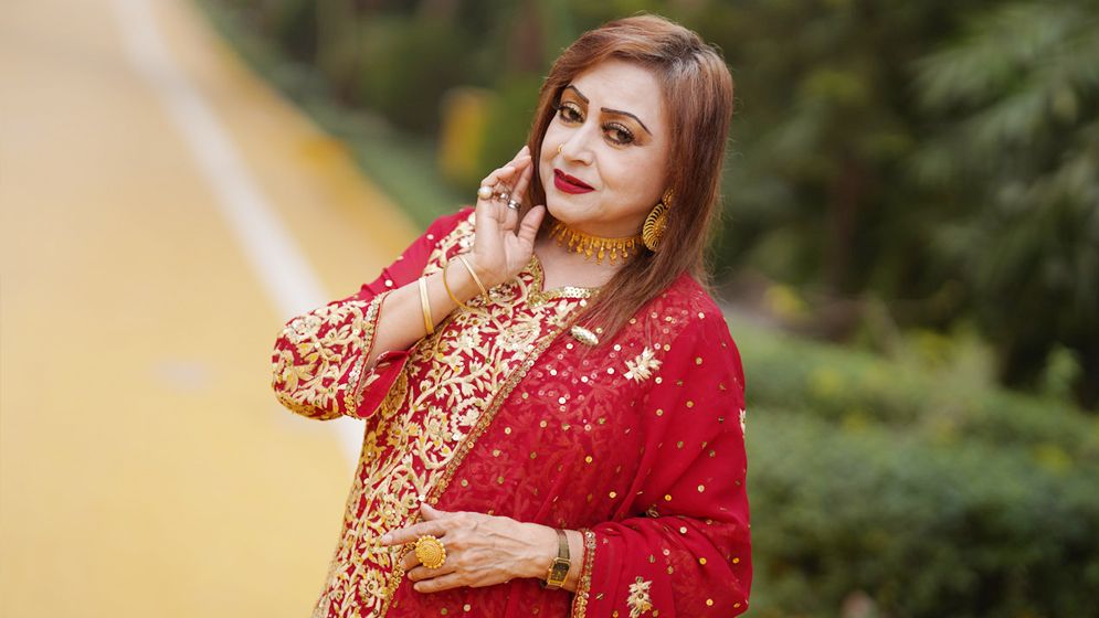 চিত্রনায়িকা অঞ্জনার অবস্থা সংকটাপন্ন, দোয়া চাইলেন ছেলে