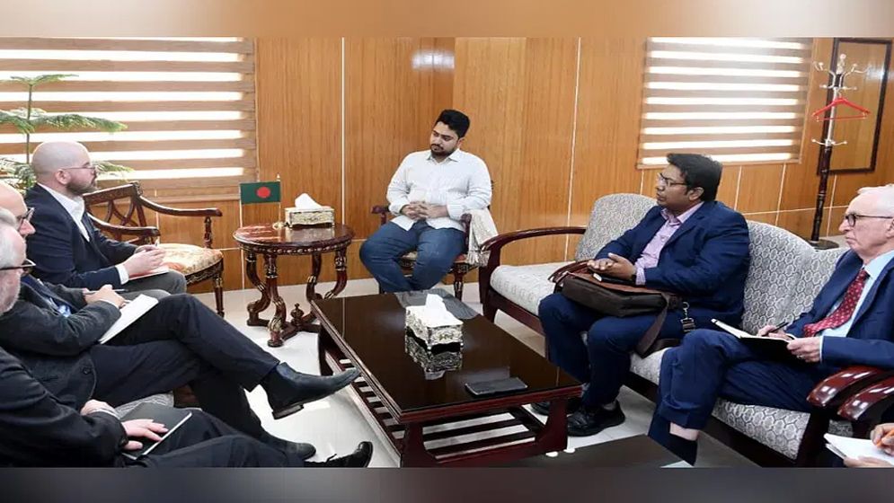 রাজনৈতিক দলগুলো অন্তর্বর্তী সরকারকে ব্যর্থ প্রমাণ করার চেষ্টা করছে: উপদেষ্টা নাহিদ