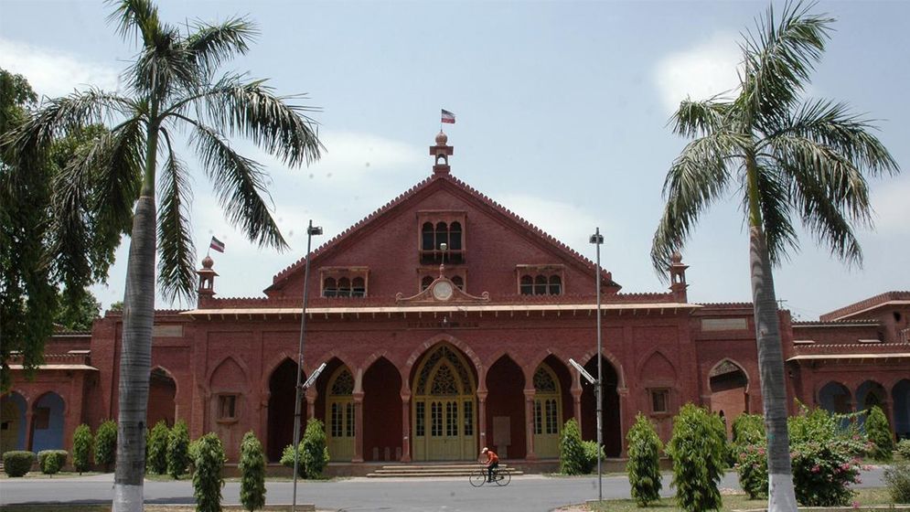 ইসকনকে সন্ত্রাসী বলায় ভারতের বিশ্ববিদ্যালয়ে ২ বাংলাদেশি শিক্ষার্থী নিষিদ্ধ