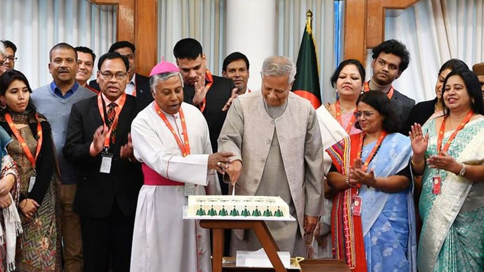 খ্রিষ্টান সম্প্রদায়সহ সকলকে দেশের উন্নয়নে এগিয়ে আসতে প্রধান উপদেষ্টার আহ্বান