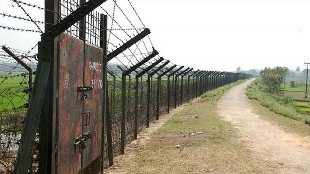 ১৩ বাংলাদেশিকে ধরে নিয়ে গেছে বিএসএফ