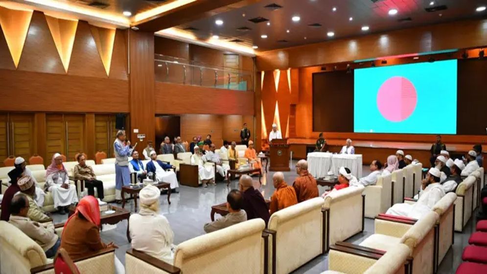 মতপার্থক্য থাকলেও আমরা একই পরিবারের সদস্য: প্রধান উপদেষ্টা