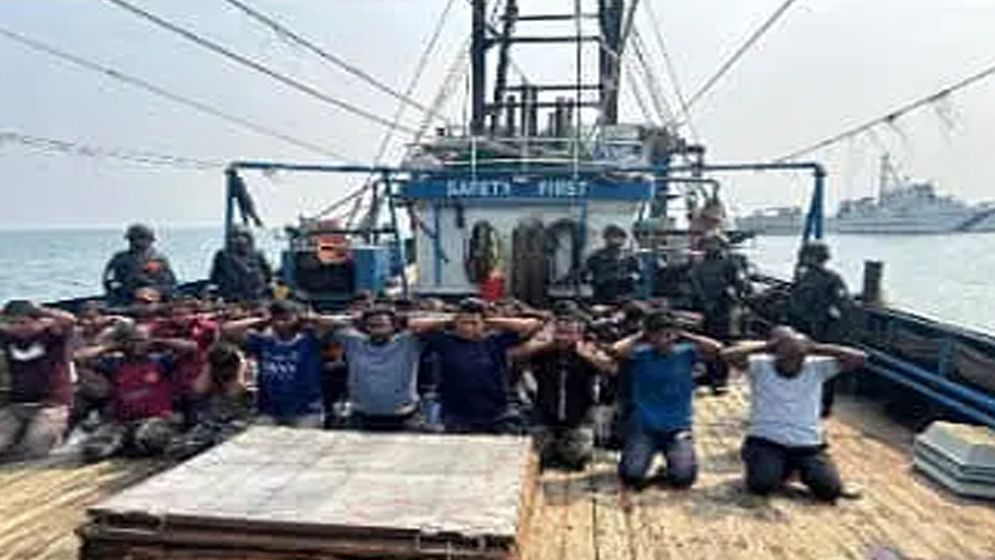 আটক ৭৮ জেলে-নাবিকসহ বাংলাদেশি ২ ট্রলার ভারতের উড়িষ্যায়