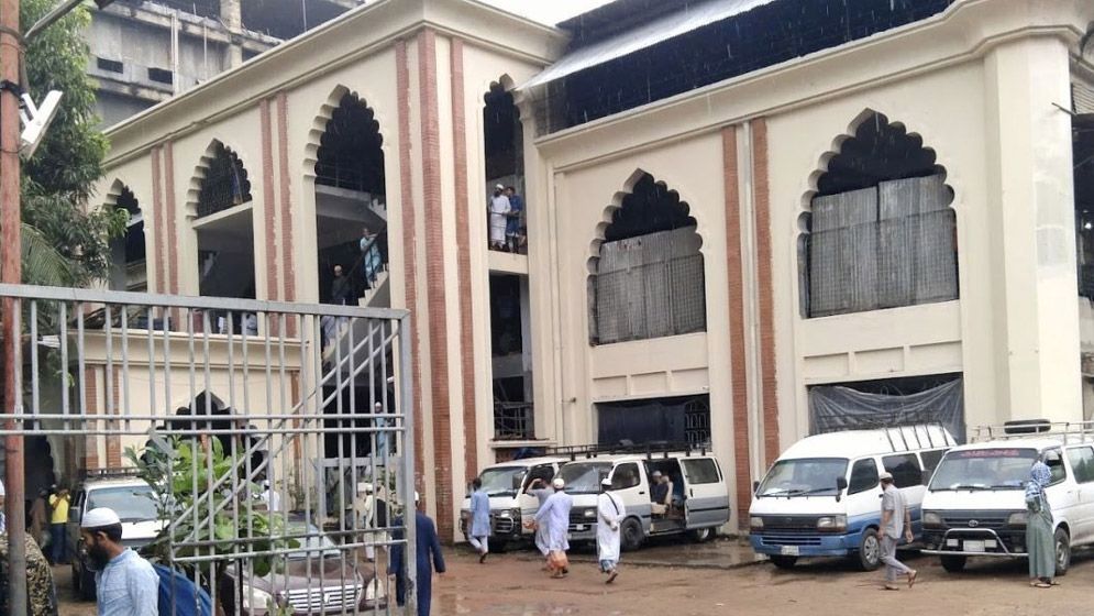 কাকরাইল মসজিদে সাদপন্থীদের সব কার্যক্রম বন্ধ