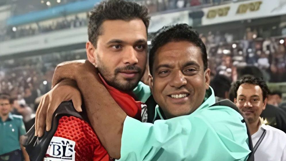 মাশরাফি ও তার বাবাসহ  ২৯৫ জনের নামে মামলা