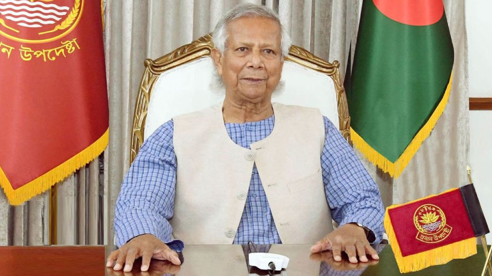 জাতির উদ্দেশে ভাষণ দিচ্ছেন প্রধান উপদেষ্টা