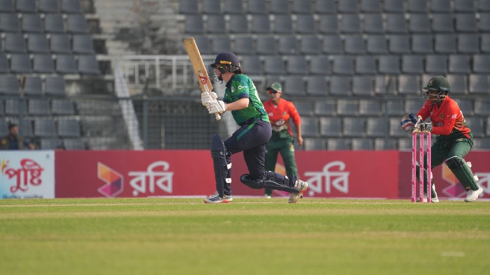 বাংলাদেশকে রেকর্ড লক্ষ্য ছুড়ে দিলো আয়ারল্যান্ড