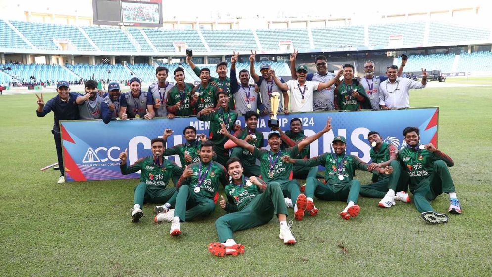 রাতে দেশে ফিরছে চ্যাম্পিয়ন যুবারা