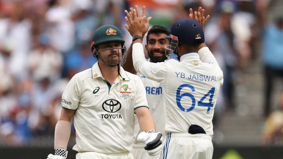 কনস্টাসে দারুণ শুরু অজিদের, বুমরাহ তোপে শেষটা রাঙাল ভারত