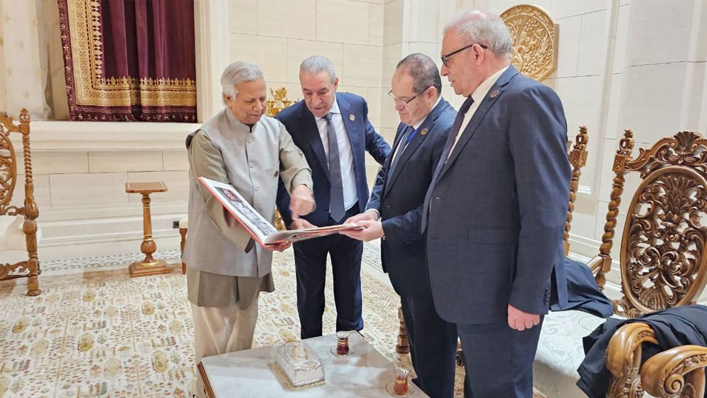 প্রধান উপদেষ্টাকে ধন্যবাদ দিলেন পিএলওর মহাসচিব