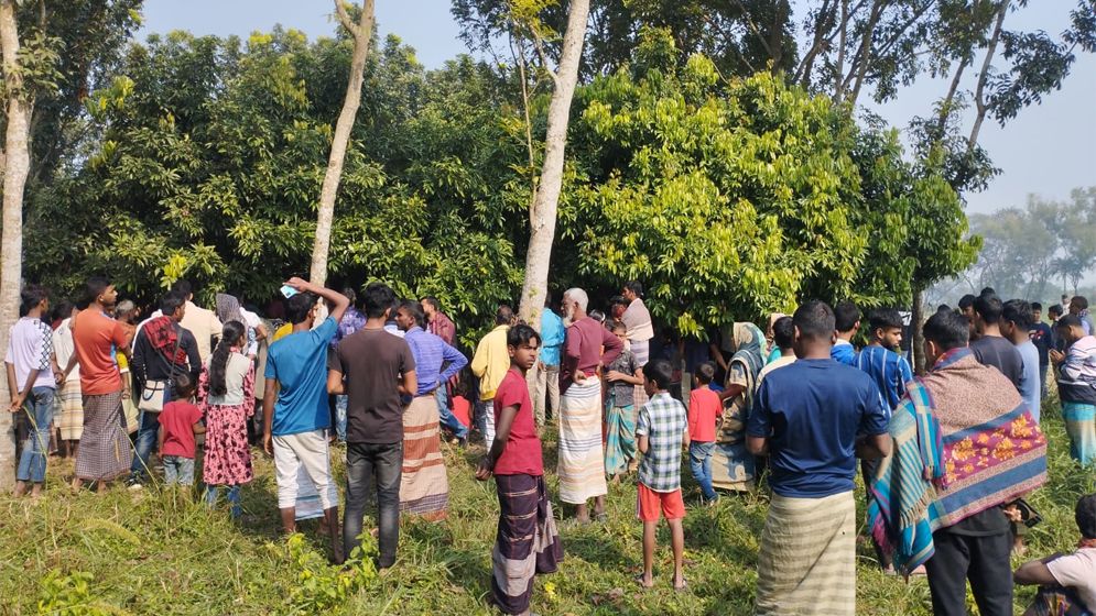চাটমোহরে জালসায় গিয়ে নিখোঁজ শিশু কল্পনার লাশ উদ্ধার