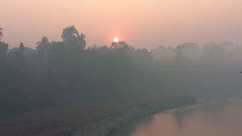 কনকনে শীতে কাঁপছে হিমালয়কন্যা পঞ্চগড়
