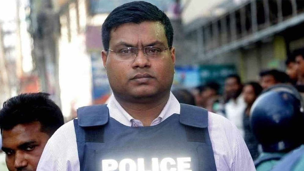 পুলিশের সাবেক এডিসি দস্তগীর গ্রেপ্তার