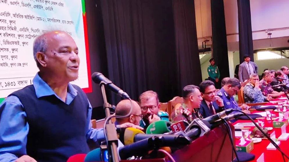 আইনশৃঙ্খলা বাহিনীর তেলবাজি বন্ধ করতে হবে: স্বরাষ্ট্র উপদেষ্টা