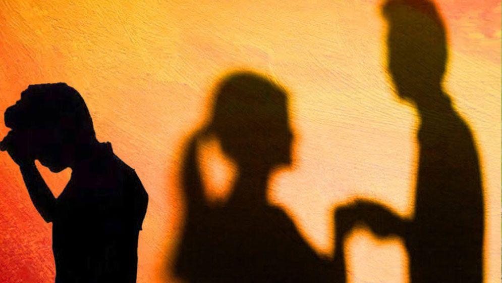 পরকীয়ায় বাধা দেয়ায় প্রবাসী স্বামীর গলা কাটলো স্ত্রী, অতঃপর... 