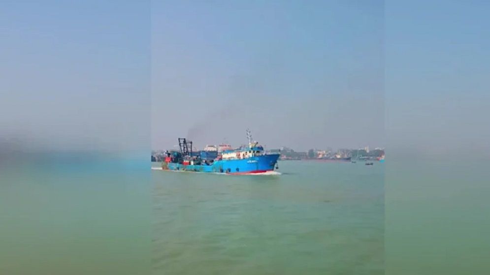 বাংলাদেশের ৭৯ জেলেসহ ২ জাহাজ ধরে নিয়ে গেলো ভারতীয় কোস্টগার্ড