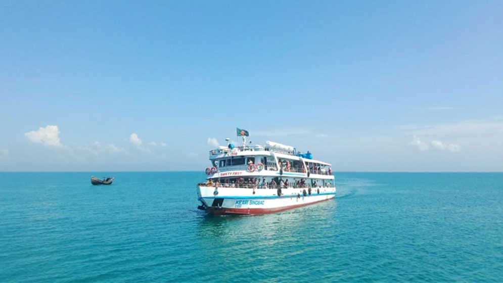 নৌপথে সেন্টমার্টিনে যাওয়ার নিষেধাজ্ঞা প্রত্যাহার