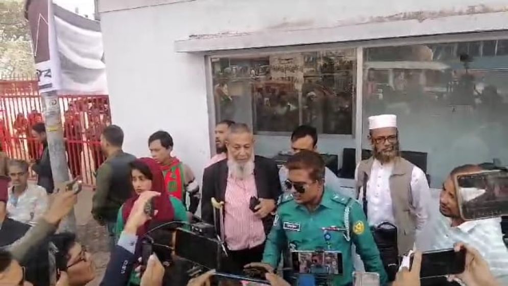 সাংবাদিকদের সঙ্গে অশালীন আচরণ: এসআই ফয়সালকে প্রেসক্লাব থেকে প্রত্যাহার