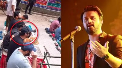 ঢাকার রাস্তায় আতিফ আসলামের নামাজ আদায়, ভাইরাল ছবি সম্পর্কে যা জানা গেলো