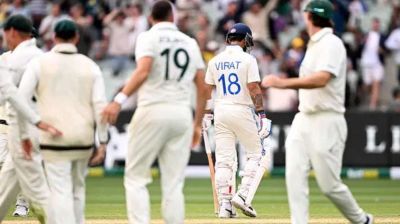মেলবোর্নে শেষ বিকেলে ভারতের ব্যাটিং ধস