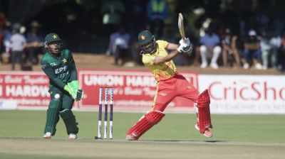 আচমকা ব্যাটিং ধসে পাকিস্তানের কাছে হারলো জিম্বাবুয়ে