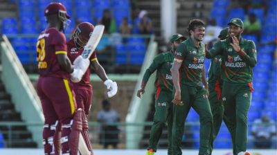 তাসকিনের জোড়া আঘাত