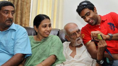 অশ্বিনের অবসর নিয়ে বিস্ফোরক মন্তব্য তার বাবার