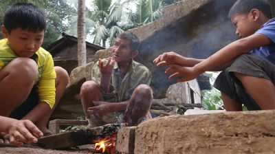 পাহাড়েও সূর্যের দেখা নেই, জেঁকে বসেছে শীত 