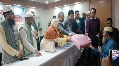 সোনারগাঁওয়ে শীর্তাতদের মধ্যে কম্বল বিতরণ