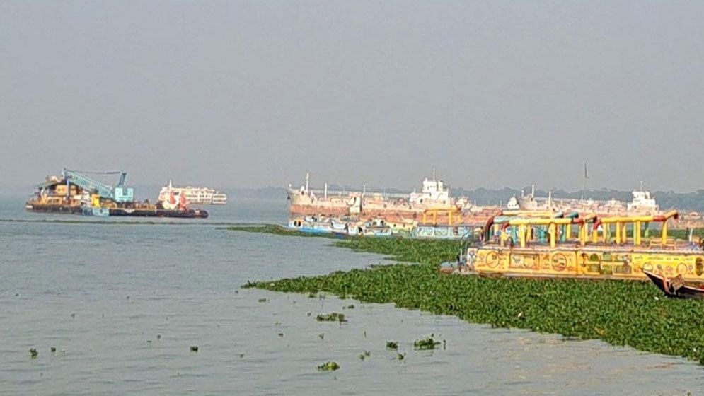 মেঘনায় জাহাজে ৭ খুন: নৌযান শ্রমিকদের কর্মবিরতি প্রত্যাহার