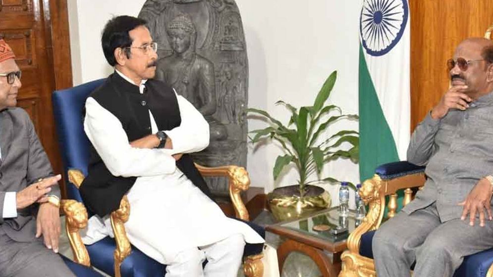 বাংলাদেশ ইসুতে কংগ্রেসের দৌড়ঝাঁপ, পশ্চিমবঙ্গের গভর্নরের সঙ্গে বৈঠক