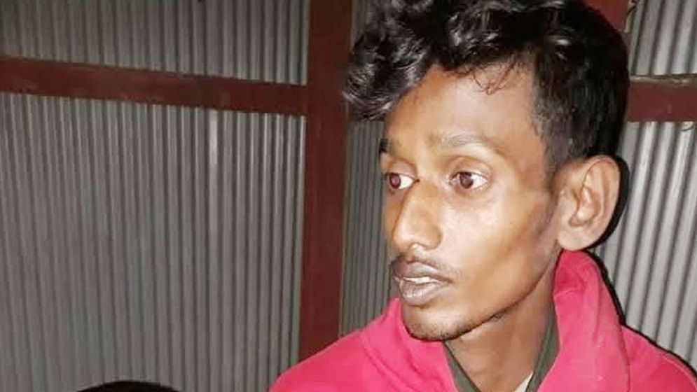 স্ত্রীকে হত্যার পর খাটে শুয়ে ছিল স্বামী