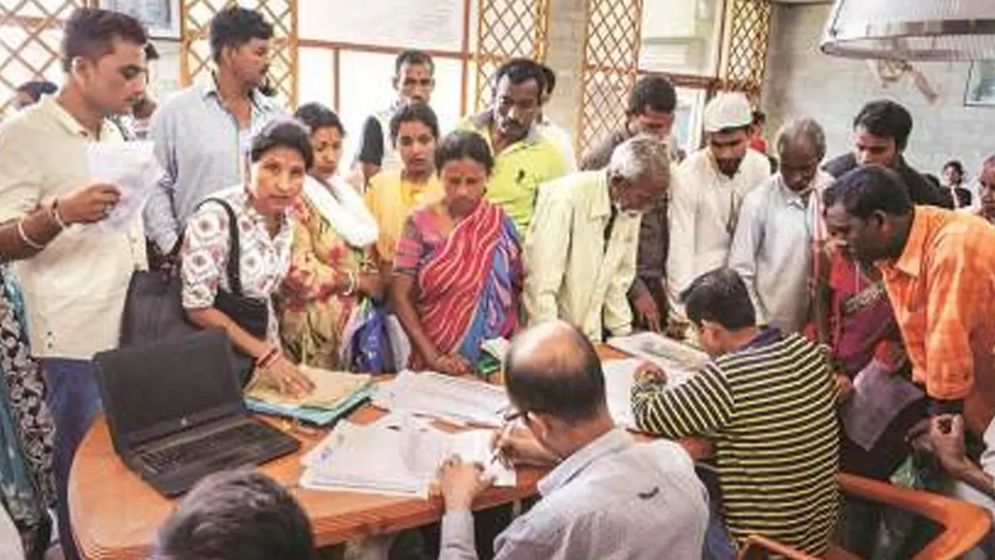জাতীয় পরিচয়পত্র নষ্ট করেও রক্ষা হয়নি, ভারতে ৪৬ বাংলাদেশি আটক