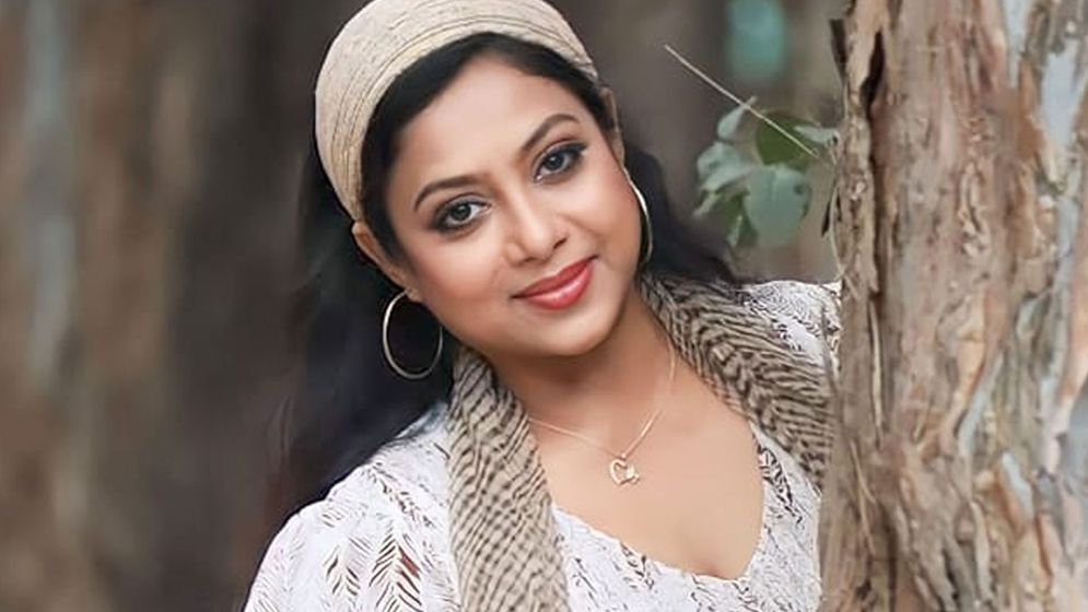 অবশেষে প্রেম নিয়ে মুখ খুললেন শাবনূর, প্রেমিক কে?